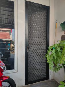 Jasa Pembuatan Pintu Expanda Kawat Nyamuk 01
