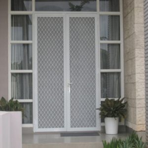 pintu expanda besi